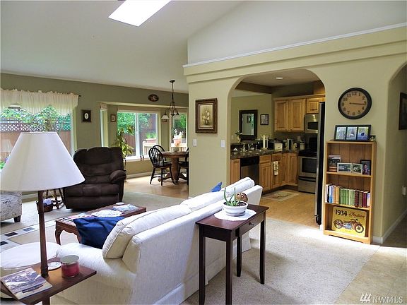 3rd image of 391 Duck Lake Dr NE