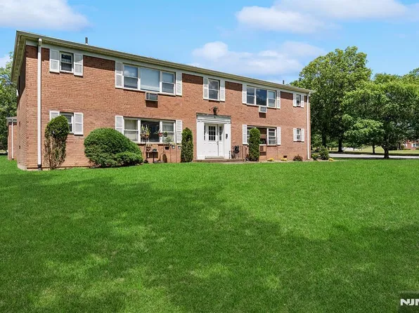 6 Rustic Cir APT C, Montvale, NJ 07645