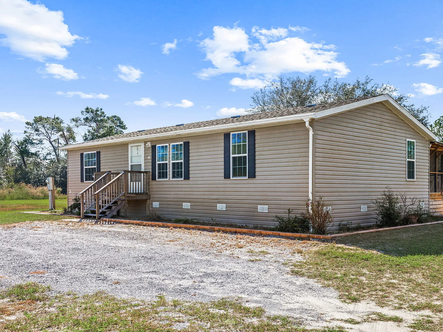 3 bed, 1296 sqft, $3,000 — Photo 3