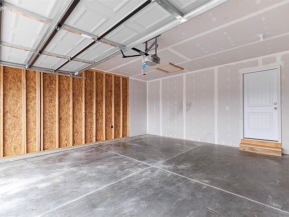 5th image of 45 Brussels Valley Dr