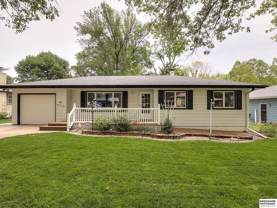 1st image of 124 Meadow Dr
