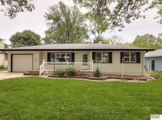 124 Meadow Dr, Gretna, NE 68028