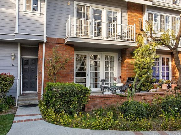 4th image of 18135 Burbank Blvd Unit 17