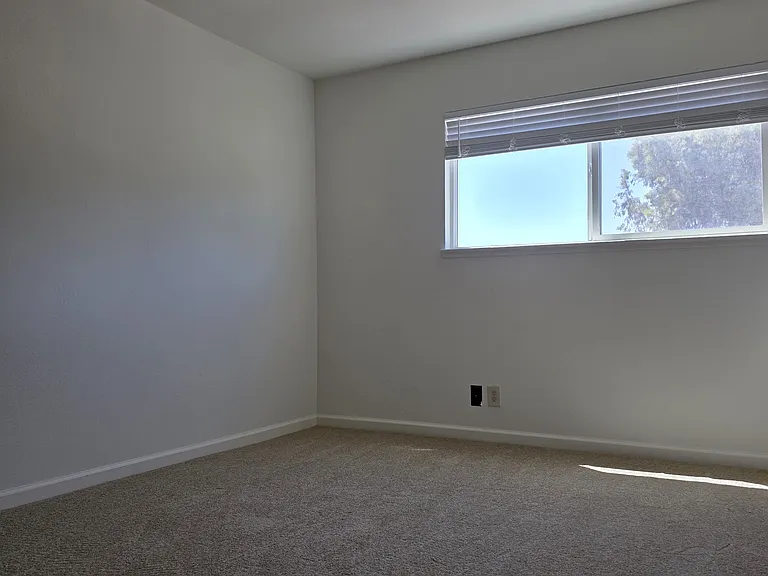1157 Kelez Dr — Photo 20