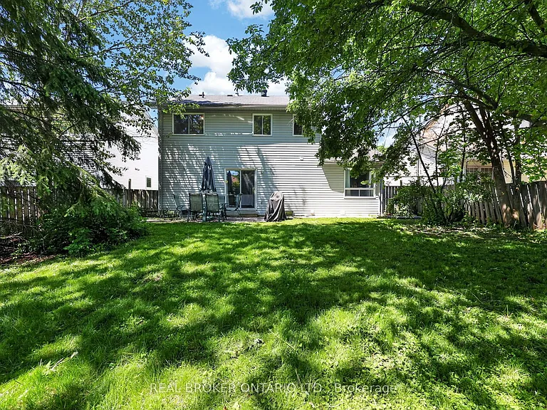 1895 Applewood Ave #UPPER — Photo 25