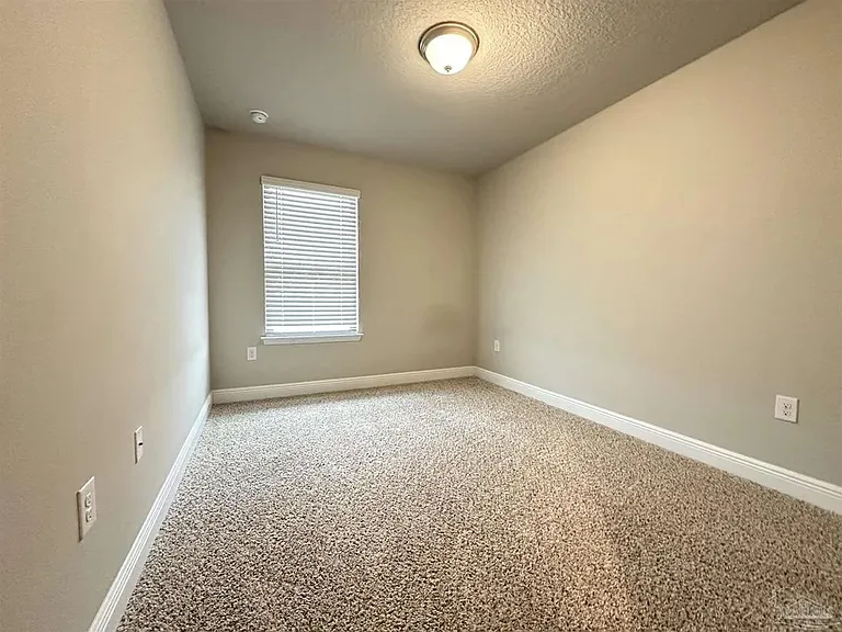 308 S F St — Photo 11