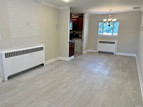 2nd image of 660 Carlyle Ave