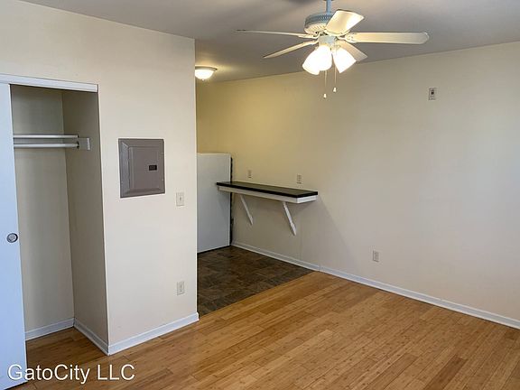 5th image of 1819 N Cambridge Ave APT 301