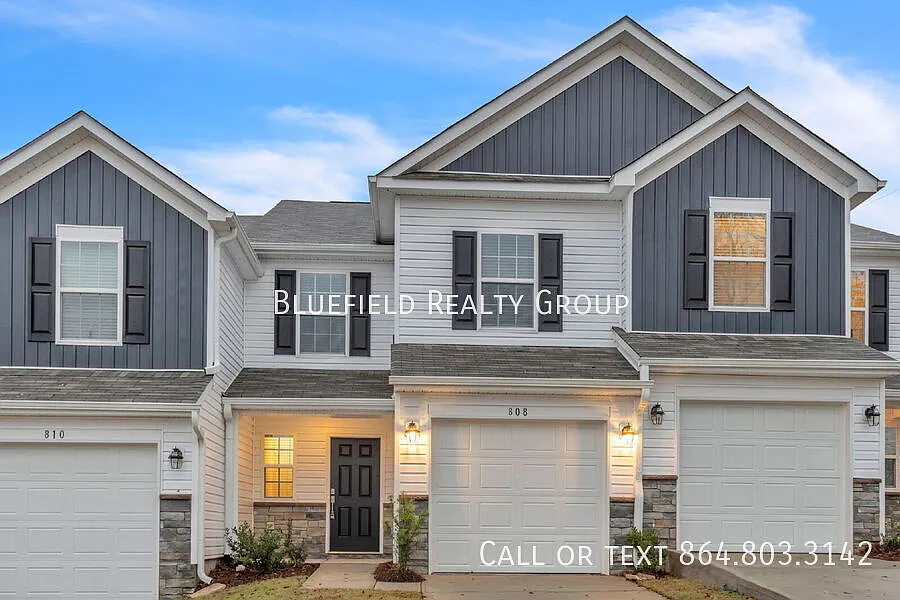 Beautiful craftsman-style 3BR/2.5BA townhome $1600/mo rent — Photo 1