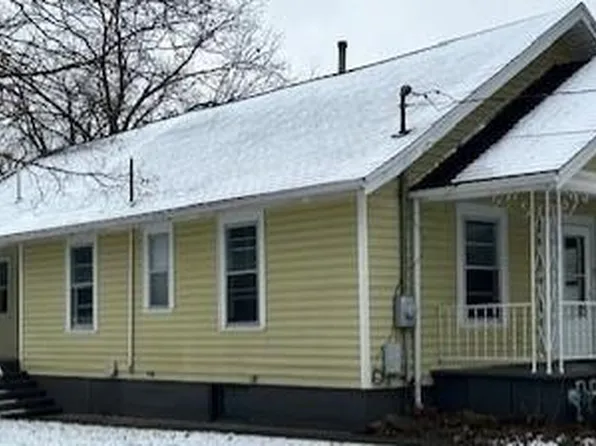 1321 N Washington St, Nevada, MO 64772