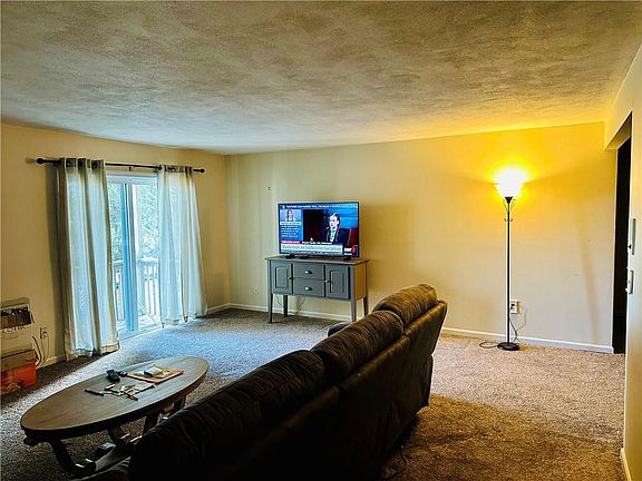 3rd image of 1560 Douglas Ave APT E61