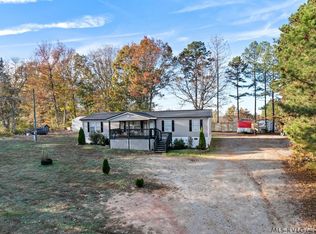 9159 Redlawn Rd, Bracey, VA 23919