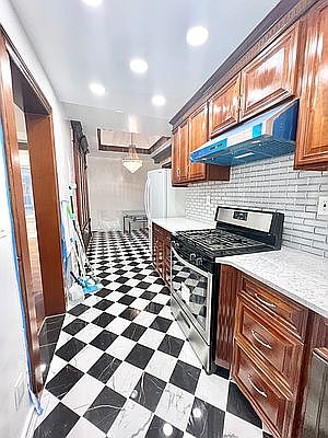 1st image of 1814 E 19th St #2