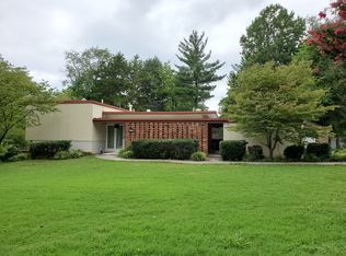 2030 Greenwich St, Falls Church, VA 22043