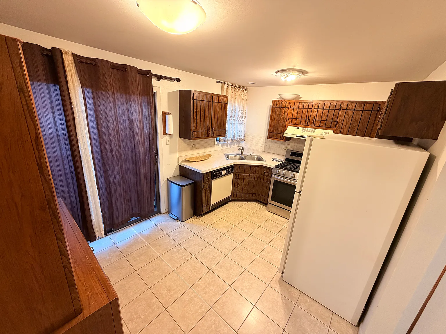 2 bed, 1.5 bath, 950 sqft, $1,500 — Photo 2
