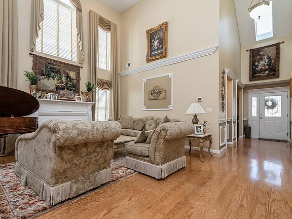 3rd image of 147 Constantine Way