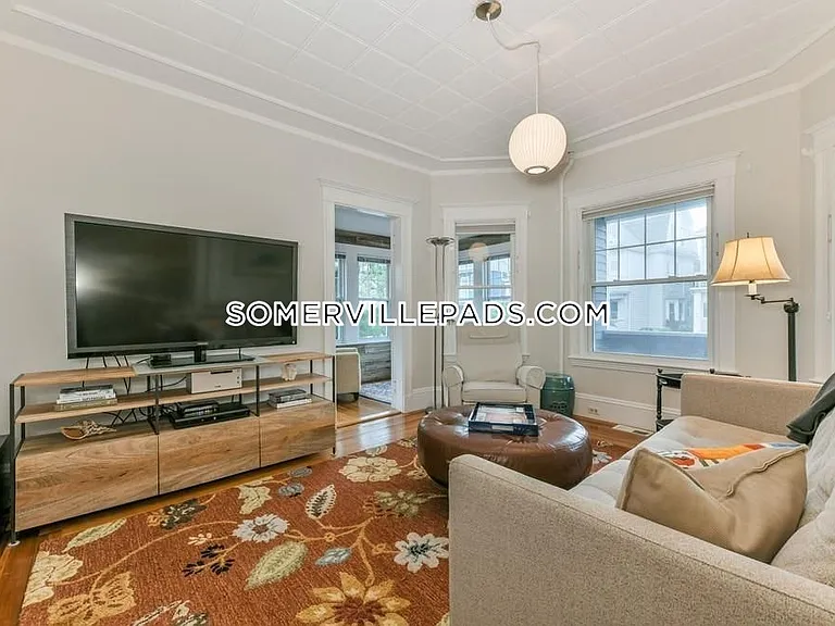 18 Curtis Ave #1 — Photo 2