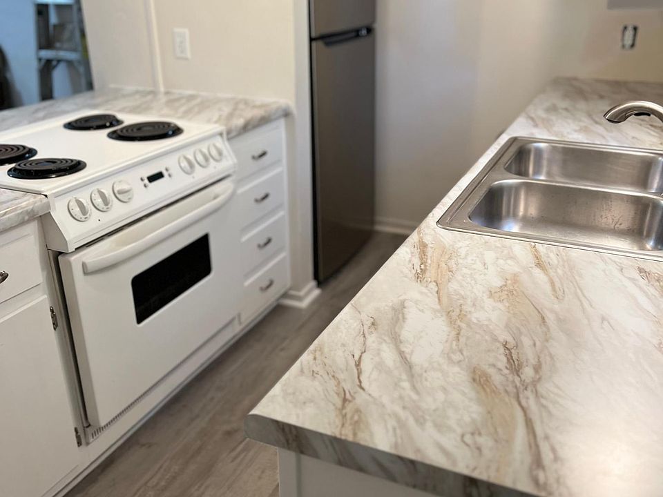 1st image of 5384 Dawn Ct #B