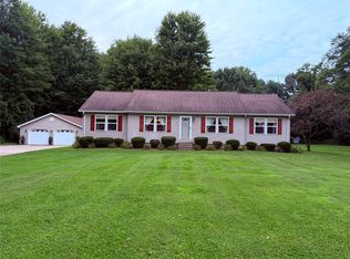 11640 W Ridge Rd, Girard, PA 16417