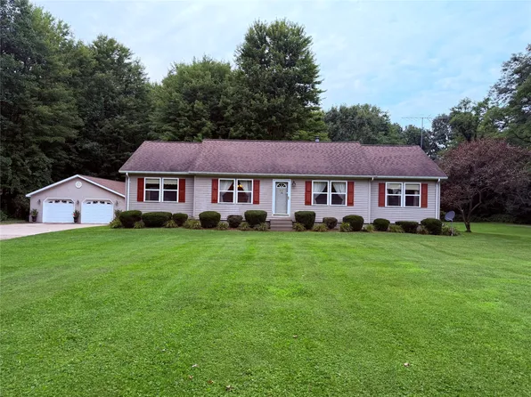 11640 W Ridge Rd, Girard, PA 16417