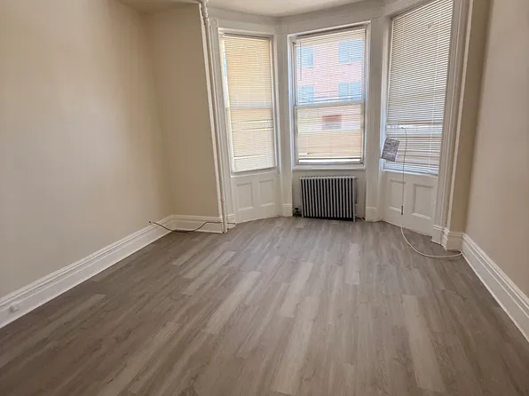 391 Forrest St #1A, Jersey City, NJ 07304