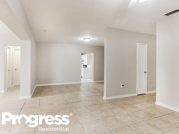 5th image of 2261 E Golf Dr