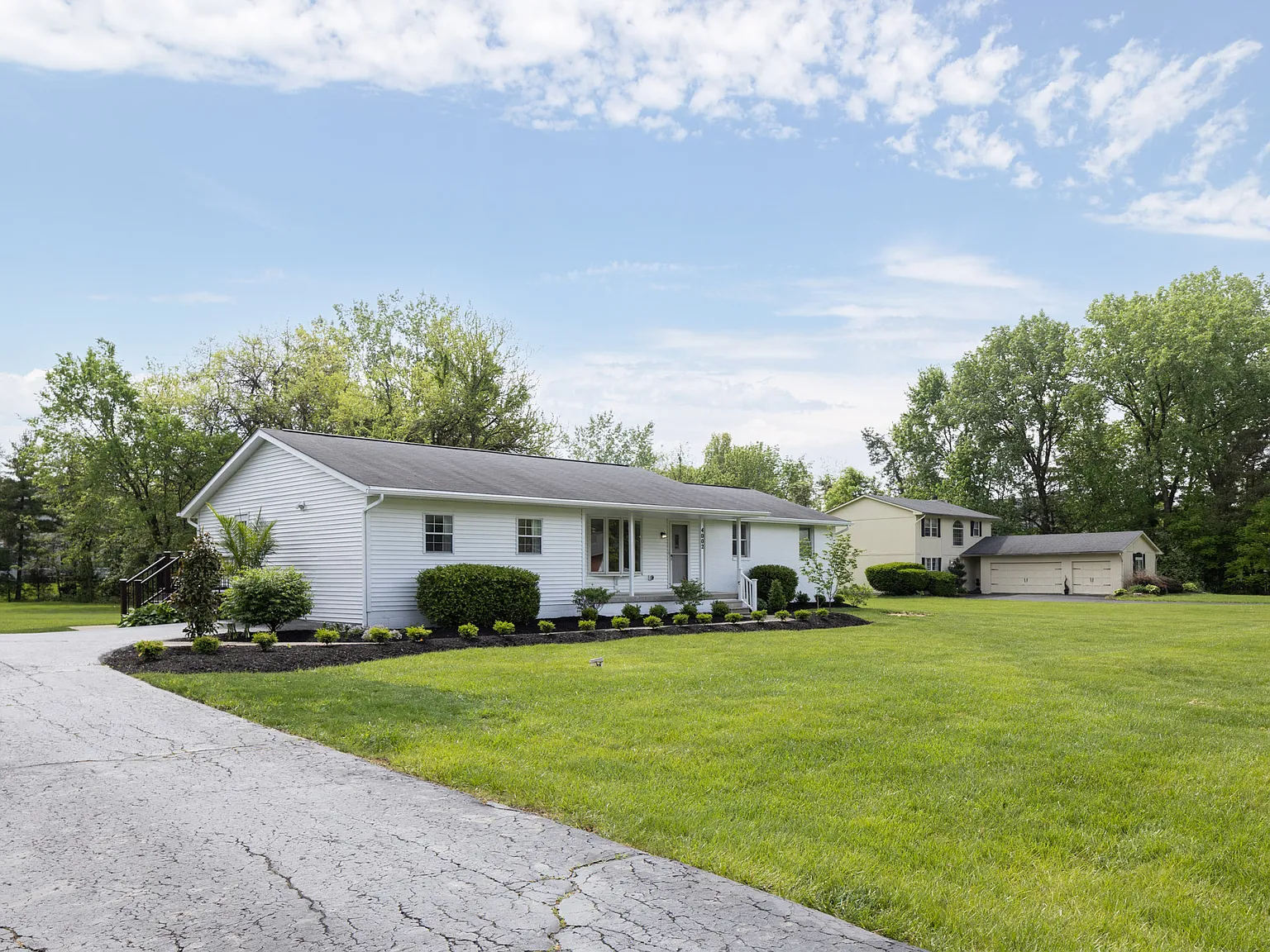 3 bed, 2506 sqft, $3,795 — Photo 3