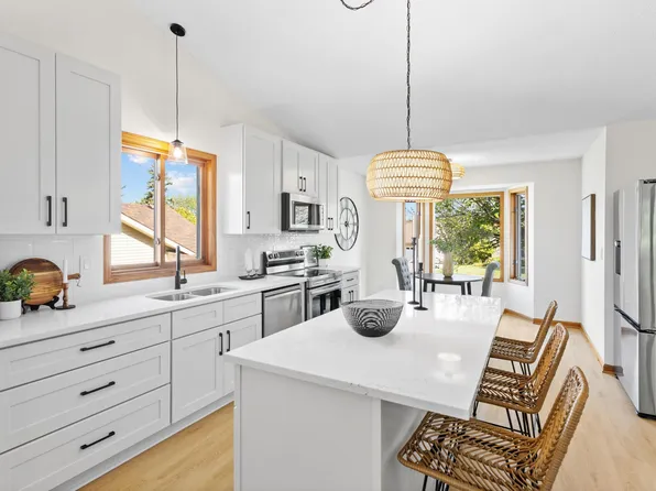 8064 Narcissus St, Victoria, MN 55386