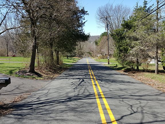 Looking down Quarry Rd