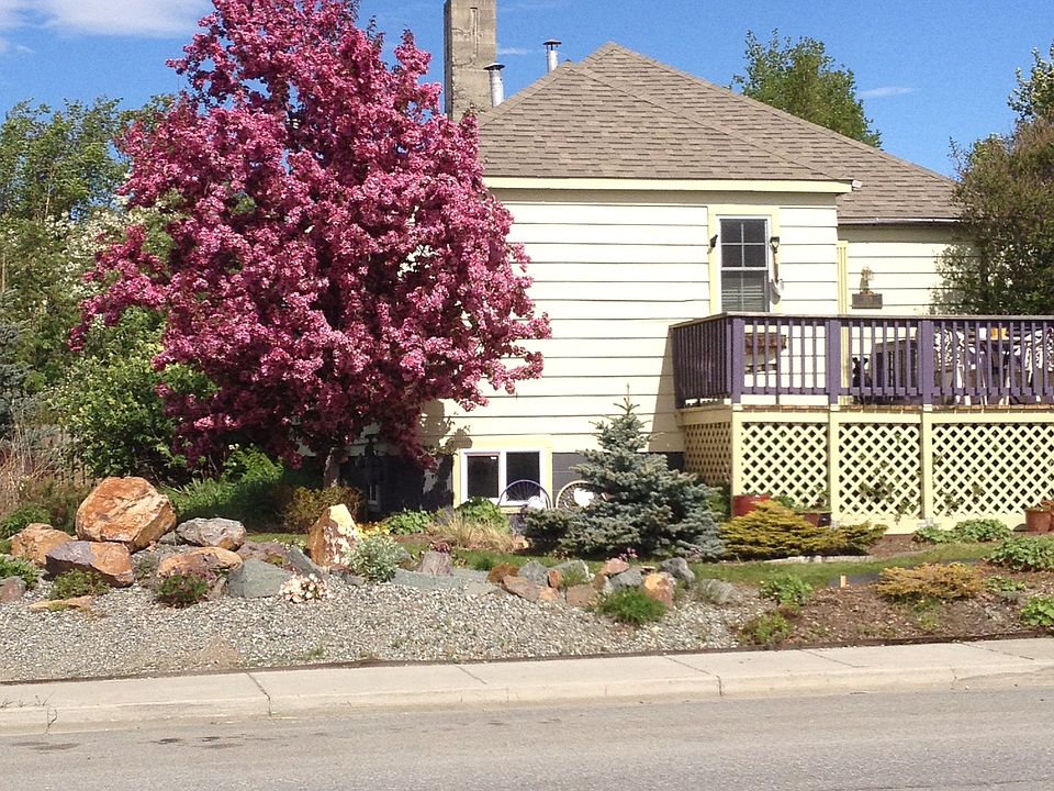 319 E Fireweed