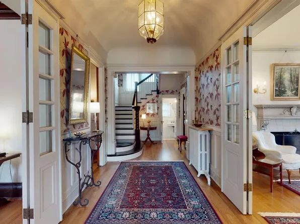 803 Pine St, Calumet, MI 49913