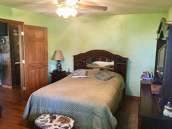 Upstairs bedroom before