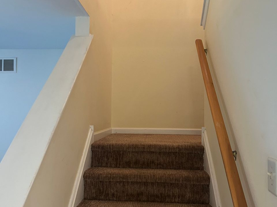 1st image of 1166 Oxford Cir