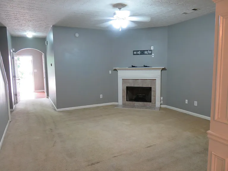 2492 Emma Way — Photo 3