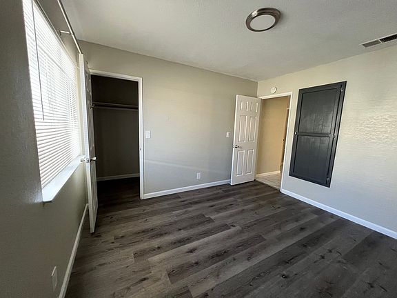 4th image of 513 E Ridgecrest Blvd APT B