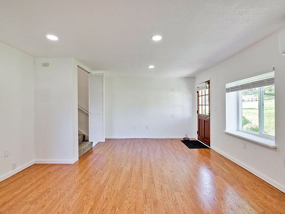 3rd image of 1129 Grimley Ln