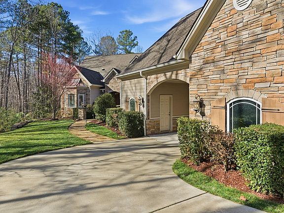 2nd image of 143 Christenbury Ln