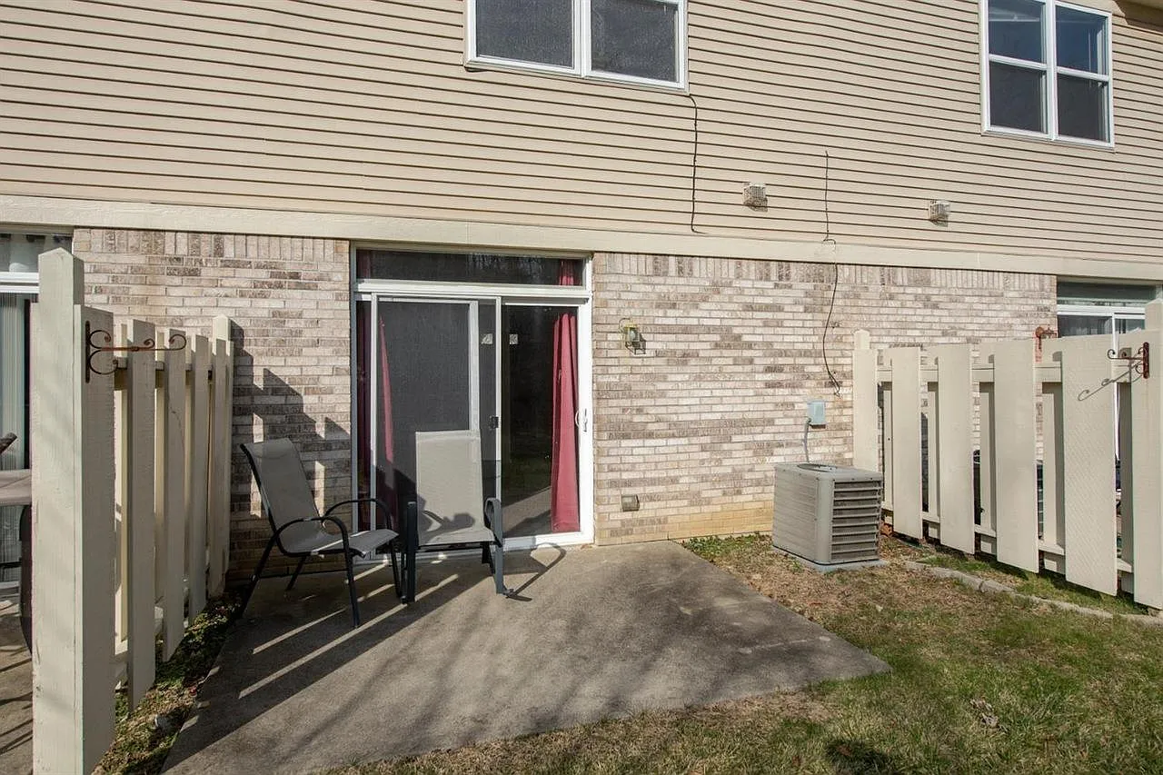 4049 Spyglass Hl — Photo 4