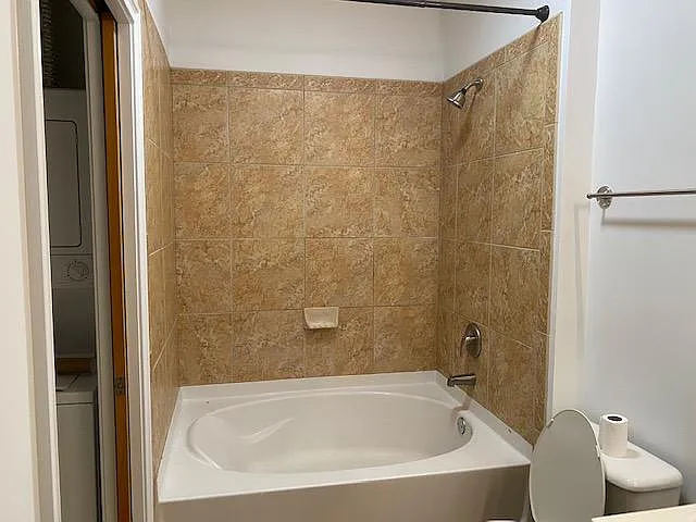 Tiled Garden tub and shower combination