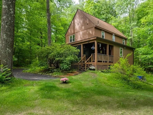5 Arnold Rd, Pelham, MA 01002