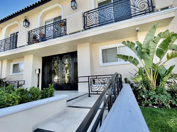 Encino Town & Country