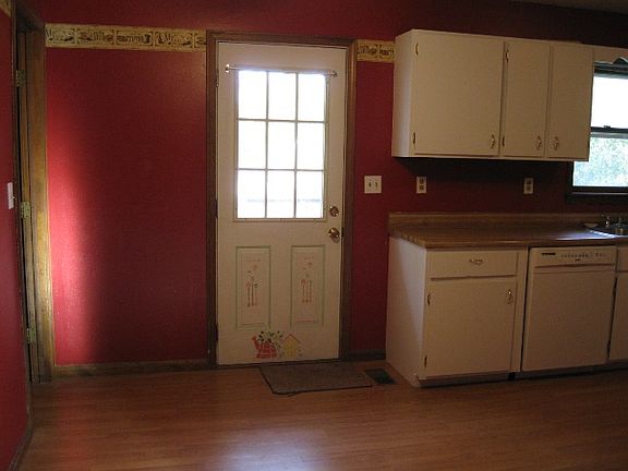 3rd image of 515 Vine St