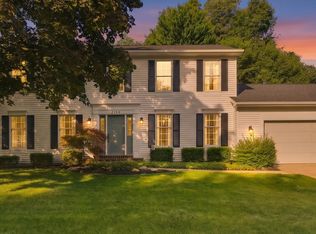 2328 Palm Dale Dr SW, Wyoming, MI 49519