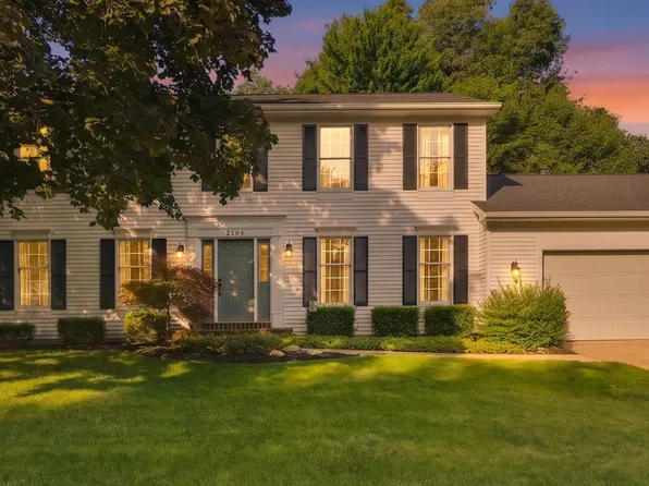 2328 Palm Dale Dr SW, Wyoming, MI 49519