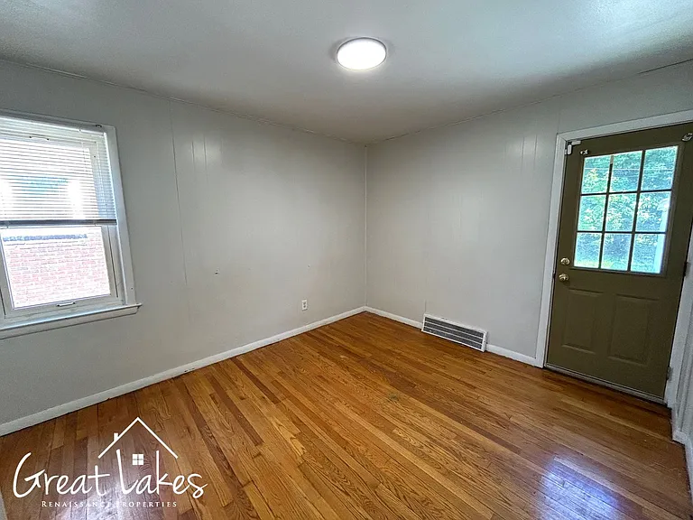 20461 Kingsville St — Photo 13