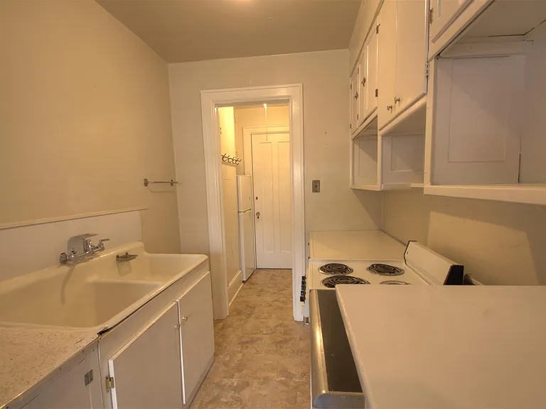 439 University Ave #33 — Photo 6