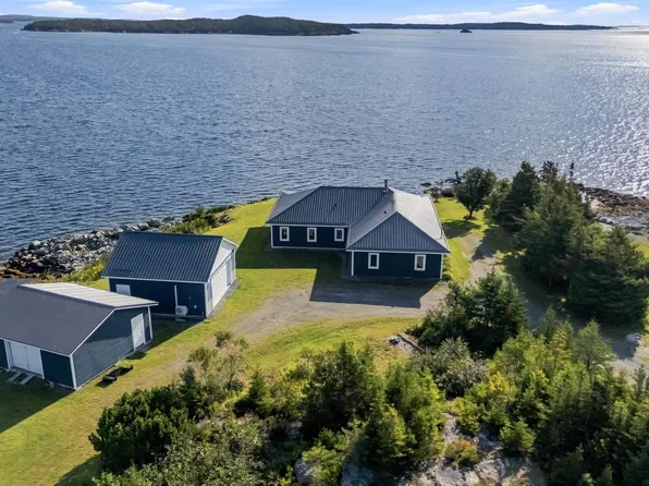 201 Southwest Cove Rd, Lake Charlotte, NS B0J 2C0