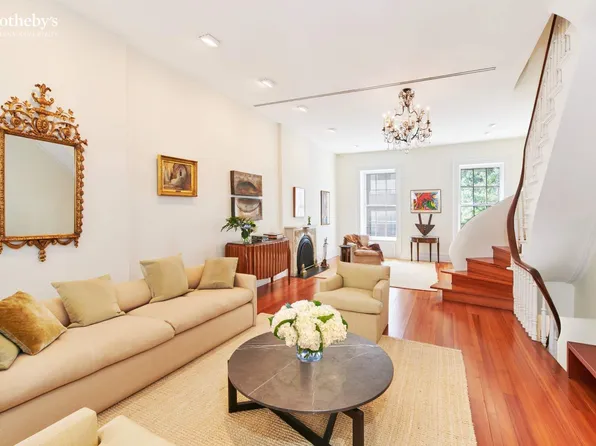 225 East 62nd Street image 2 of 17