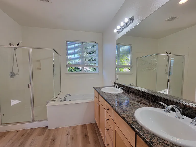 829 S 22nd St — Photo 13