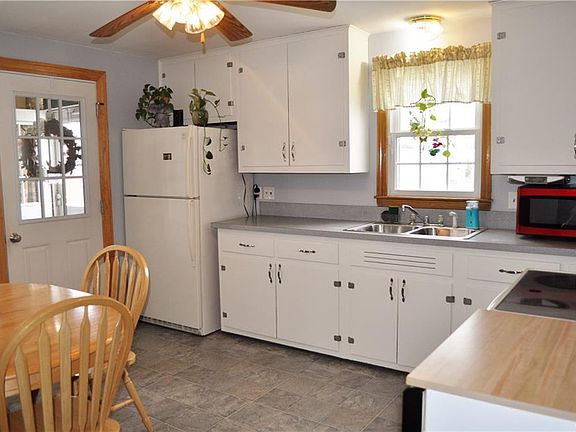 3rd image of 66 Ledyard Ave